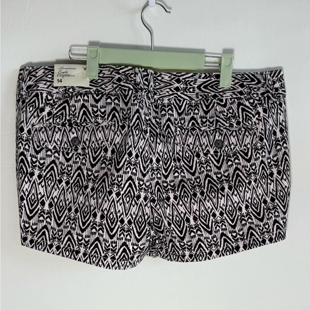 American Eagle shorts • NWT • Women’s size 14 - Picture 3 of 8